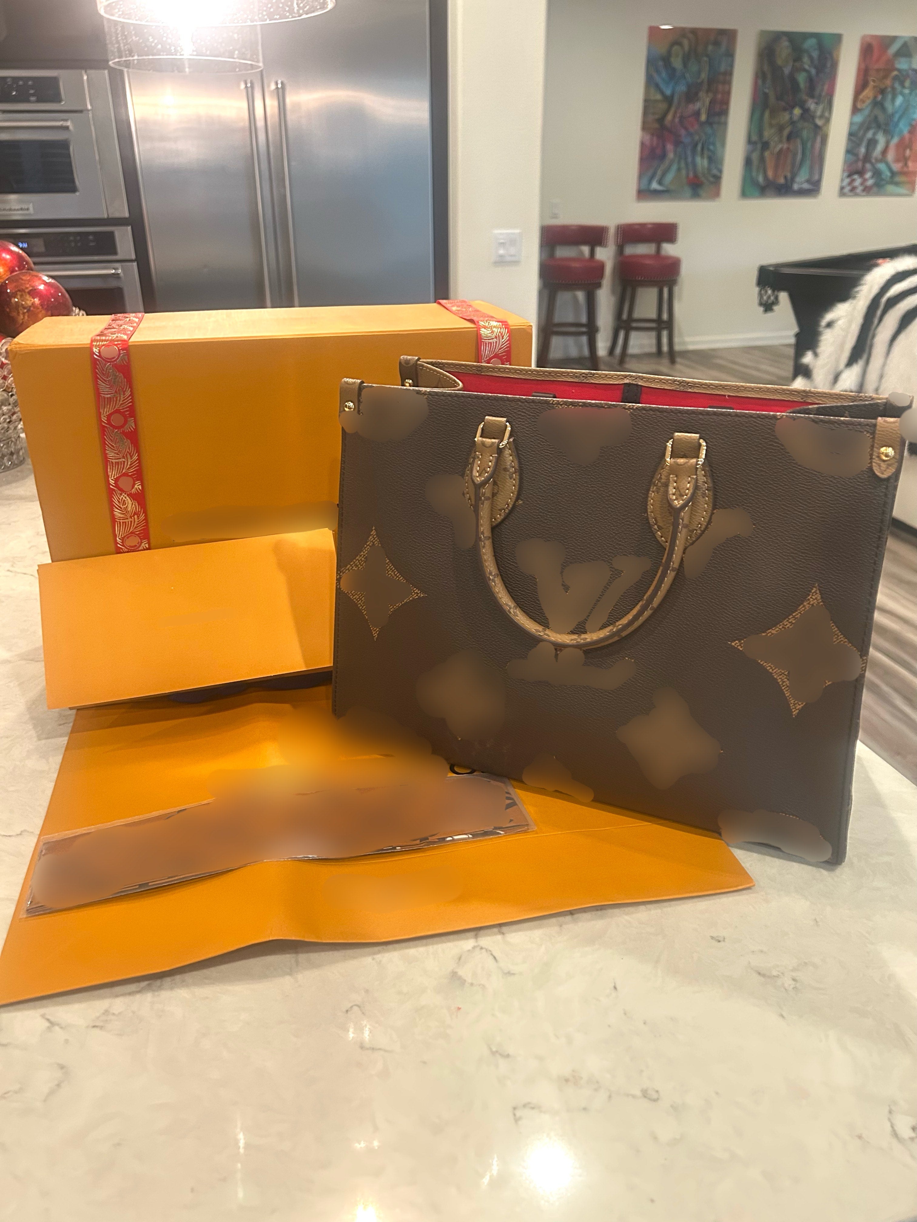 L**IS VUi**ON NeverFull Bag